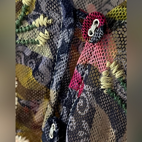 NWT Johnny Was Locust Mesh Blouse Embroidered Floral Garden Top Shirt Size Large - Picture 11 of 16